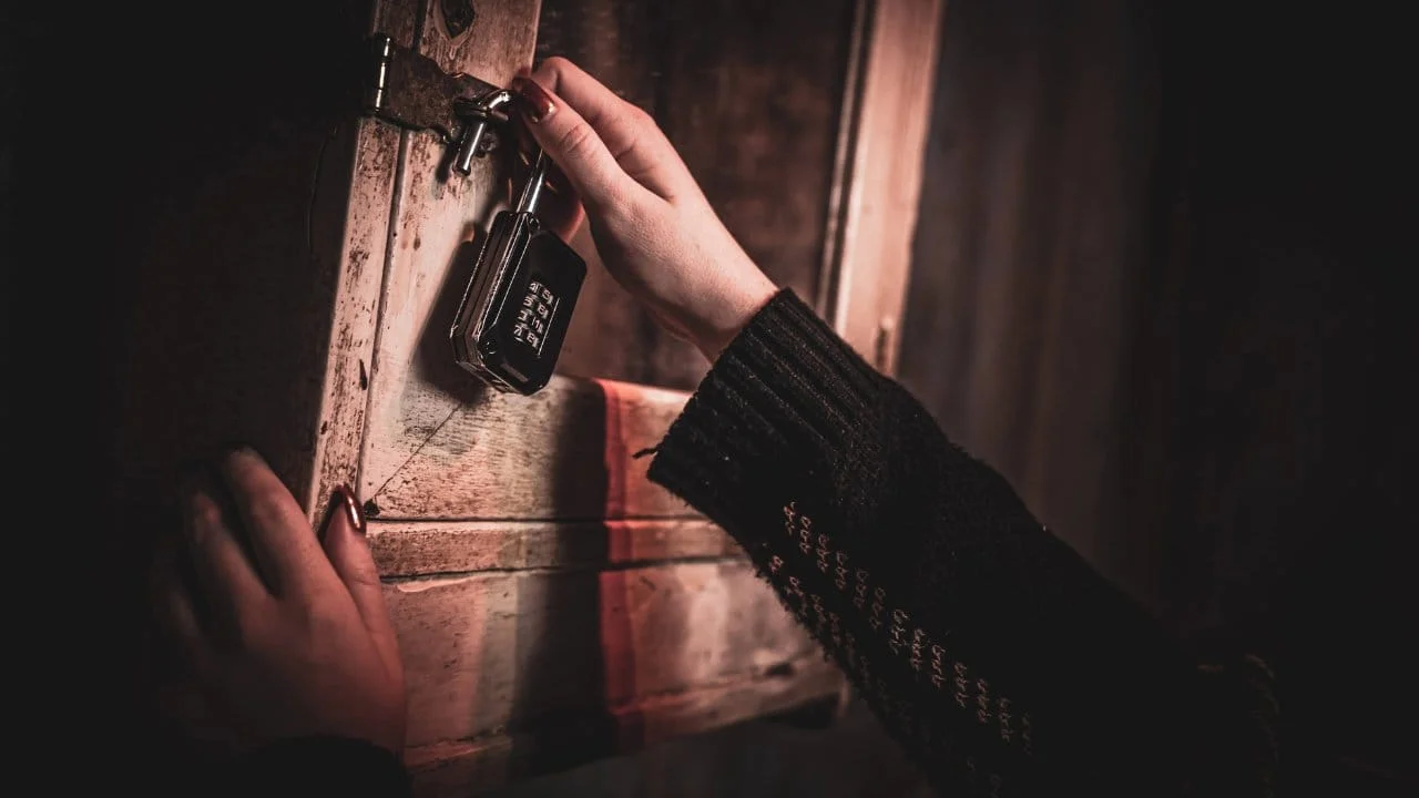 The Haunted Hotel Escape Room NYC - Atmospheric Room Detail
